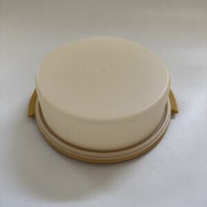 Vintage Tupperware Cake Pie Cupcake Holder Harvest Gold‎ Food Storage